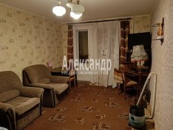 2-комнатная квартира (43м2) на продажу по адресу Сестрорецк г., Борисова ул., 4— фото 3 из 14
