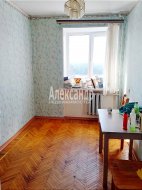 4-комнатная квартира (61м2) на продажу по адресу Лесогорский пгт., Гагарина ул., 13— фото 11 из 19