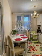 1-комнатная квартира (40м2) на продажу по адресу Русановская ул., 17— фото 2 из 15
