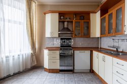 2-комнатная квартира (65м2) на продажу по адресу Серпуховская ул., 34— фото 11 из 26