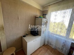3-комнатная квартира (58м2) на продажу по адресу Луначарского пр., 56— фото 5 из 25
