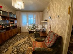 2-комнатная квартира (58м2) на продажу по адресу Приозерск г., Гоголя ул., 7— фото 2 из 18