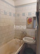 3-комнатная квартира (59м2) на продажу по адресу Большевиков просп., 9— фото 12 из 17