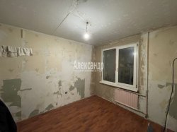 4-комнатная квартира (49м2) на продажу по адресу Ветеранов просп., 24— фото 7 из 9