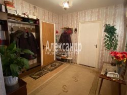 2-комнатная квартира (58м2) на продажу по адресу Приозерск г., Гоголя ул., 7— фото 8 из 18