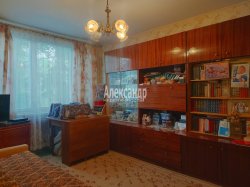 3-комнатная квартира (65м2) на продажу по адресу Солидарности пр., 8— фото 4 из 24