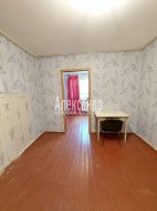 Комната в 1-комнатной квартире (18м2) на продажу по адресу Кириши г., Школьный пер., 1— фото 3 из 7