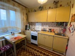 2-комнатная квартира (58м2) на продажу по адресу Приозерск г., Гоголя ул., 7— фото 14 из 18