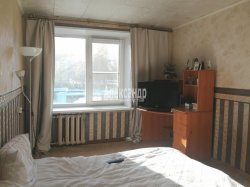 3-комнатная квартира (68м2) на продажу по адресу Колпино г., Ленина пр., 79— фото 4 из 26