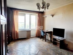 1-комнатная квартира (33м2) на продажу по адресу Большевиков просп., 61— фото 2 из 10