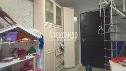 2-комнатная квартира (42м2) на продажу по адресу Новоизмайловский просп., 81— фото 9 из 15