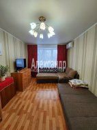2-комнатная квартира (53м2) на продажу по адресу Кириши г., Героев просп., 10— фото 7 из 12