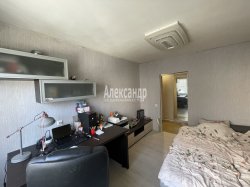 3-комнатная квартира (60м2) на продажу по адресу Светлановский просп., 115— фото 7 из 23