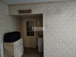 3-комнатная квартира (66м2) на продажу по адресу Дыбенко ул., 27— фото 3 из 15