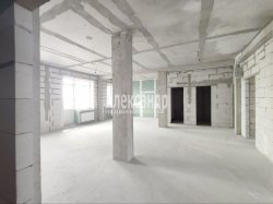 4-комнатная квартира (162м2) на продажу по адресу Кириши г., Волховская наб., 44— фото 3 из 18