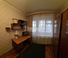2-комнатная квартира (48м2) на продажу по адресу Петергоф г., Юты Бондаровской ул., 19— фото 14 из 26