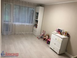 3-комнатная квартира (60м2) на продажу по адресу Руднева ул., 8— фото 3 из 11