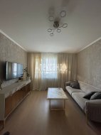 2-комнатная квартира (59м2) на продажу по адресу Маршала Казакова ул., 78— фото 2 из 52