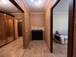 3-комнатная квартира (74м2) на продажу по адресу Маршака пр., 24— фото 2 из 21