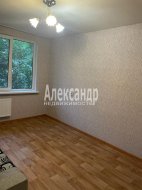 2-комнатная квартира (44м2) на продажу по адресу Ярослава Гашека ул., 4— фото 6 из 10