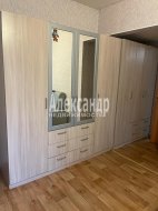 2-комнатная квартира (44м2) на продажу по адресу Ярослава Гашека ул., 4— фото 5 из 10