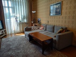 3-комнатная квартира (74м2) на продажу по адресу Ломоносов г., Александровская ул., 42— фото 3 из 22