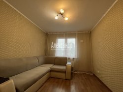 3-комнатная квартира (74м2) на продажу по адресу Маршака пр., 24— фото 17 из 21