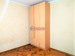 Комната в 4-комнатной квартире (76м2) на продажу по адресу Просвещения просп., 30— фото 2 из 13