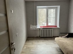 3-комнатная квартира (56м2) на продажу по адресу Волхов г., Вали Голубевой ул., 17— фото 9 из 18