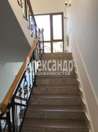 3-комнатная квартира (122м2) на продажу по адресу Гатчина г., Чкалова ул., 34— фото 5 из 7