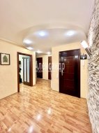 3-комнатная квартира (72м2) на продажу по адресу Гатчина г., Авиатриссы Зверевой ул., 8— фото 5 из 19