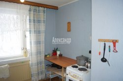 2-комнатная квартира (51м2) на продажу по адресу Подвойского ул., 15— фото 8 из 47
