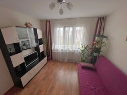 2-комнатная квартира (54м2) на продажу по адресу Маршала Казакова ул., 78— фото 6 из 32