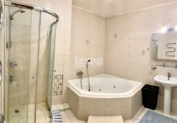 2-комнатная квартира (96м2) на продажу по адресу Восстания ул., 43— фото 7 из 9