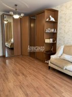 2-комнатная квартира (61м2) на продажу по адресу Ивановская ул., 7— фото 3 из 15