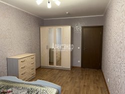 3-комнатная квартира (74м2) на продажу по адресу Маршака пр., 24— фото 4 из 21