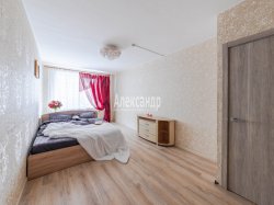 1-комнатная квартира (43м2) на продажу по адресу Кудрово г., Европейский просп., 13— фото 2 из 32