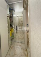 1-комнатная квартира (40м2) на продажу по адресу Русановская ул., 17— фото 4 из 15