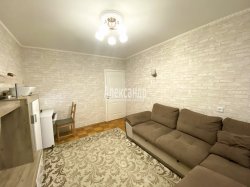 3-комнатная квартира (60м2) на продажу по адресу Сиреневый бул., 4— фото 3 из 14