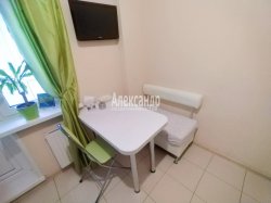 3-комнатная квартира (72м2) на продажу по адресу Бадаева ул., 8— фото 5 из 35