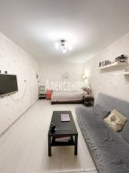 1-комнатная квартира (37м2) на продажу по адресу Новаторов бул., 24— фото 3 из 10