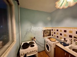 3-комнатная квартира (52м2) на продажу по адресу Кустодиева ул., 10— фото 8 из 18