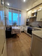 2-комнатная квартира (51м2) на продажу по адресу Ворошилова ул., 7— фото 4 из 21
