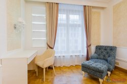 3-комнатная квартира (193м2) на продажу по адресу Депутатская ул., 26— фото 13 из 38