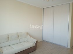1-комнатная квартира (43м2) на продажу по адресу Авиаконструкторов пр., 16— фото 3 из 18