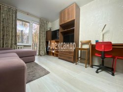 3-комнатная квартира (60м2) на продажу по адресу Бутлерова ул., 32— фото 2 из 8