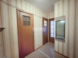 1-комнатная квартира (41м2) на продажу по адресу Петергофское шос., 17— фото 8 из 11
