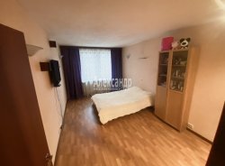 2-комнатная квартира (45м2) на продажу по адресу Дыбенко ул., 27— фото 10 из 20