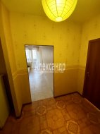 1-комнатная квартира (40м2) на продажу по адресу Юрия Гагарина просп., 75— фото 12 из 17