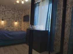 4-комнатная квартира (60м2) на продажу по адресу Ветеранов просп., 97— фото 8 из 22
